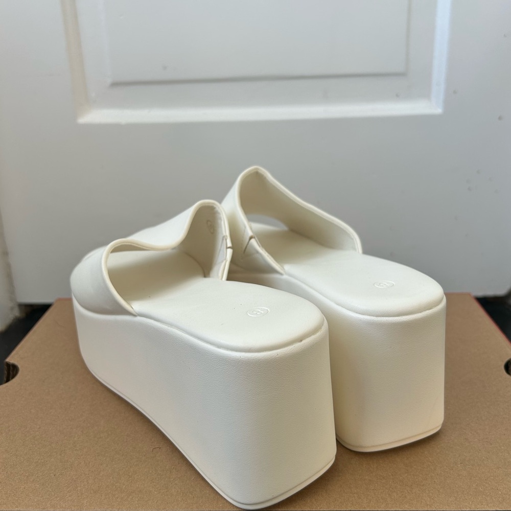 SHEIN Platform Slide Sandals - Picture 4 of 8